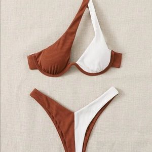 Two Toned Rib Underwire Bikini Cheeky